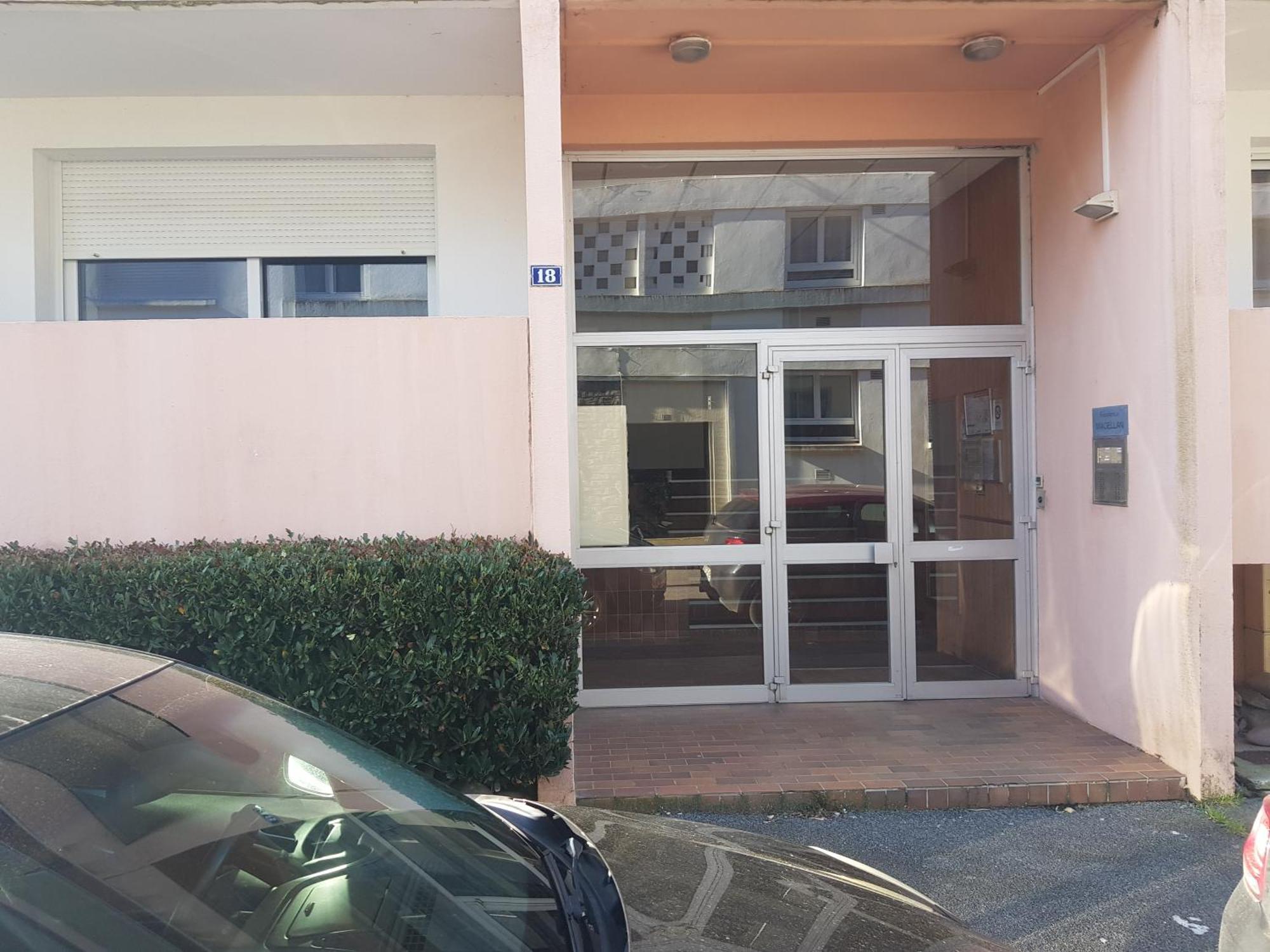 Grand Studio Avec Parking A 10 Minutes Des Plages Лор'ян Екстер'єр фото